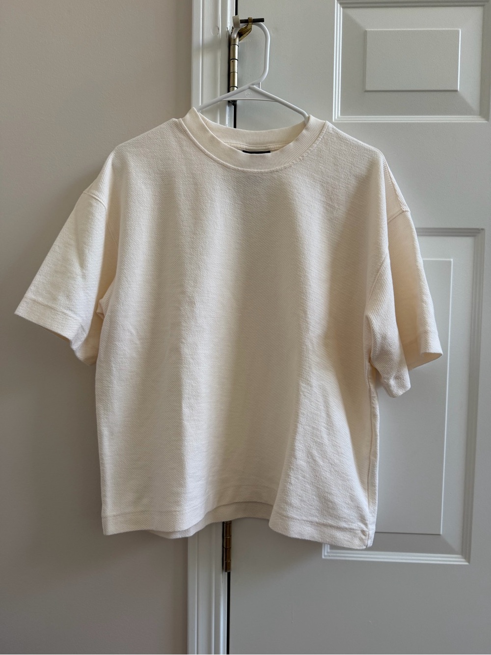 H&M- Men’s Boxy Crewneck Short-Sleeve Shirt (medium)